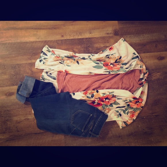 Tops - Floral kimono